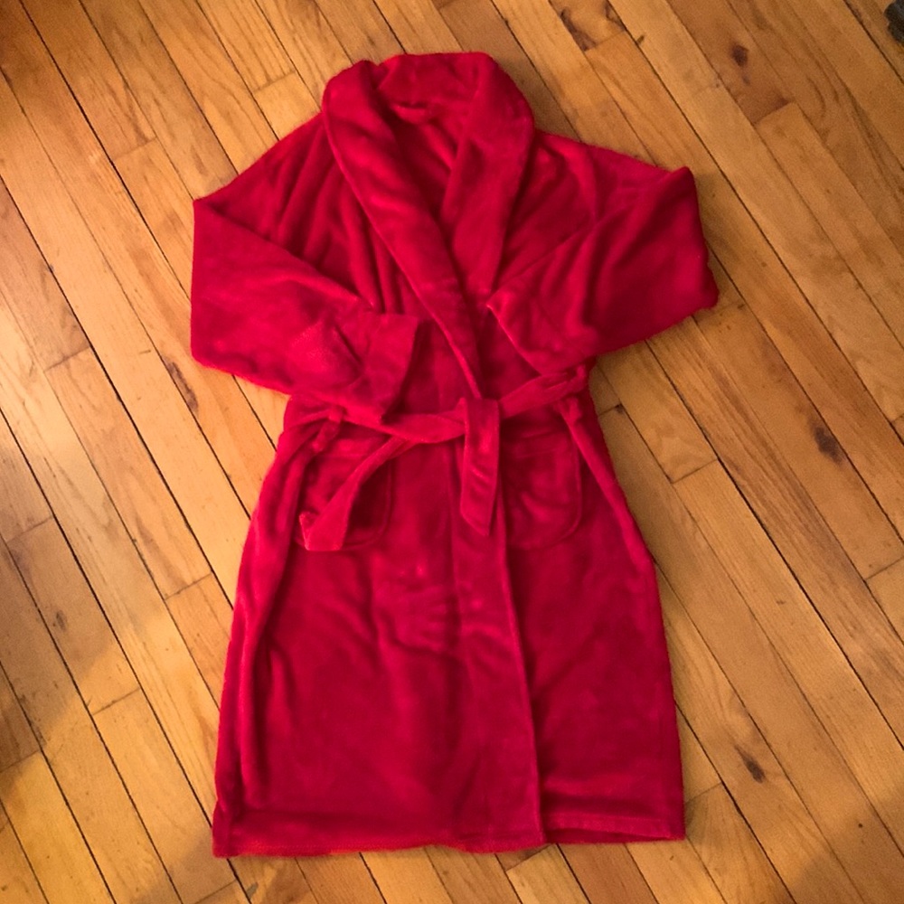 Men’s fleece robe. Men’s medium. Tag is missing.